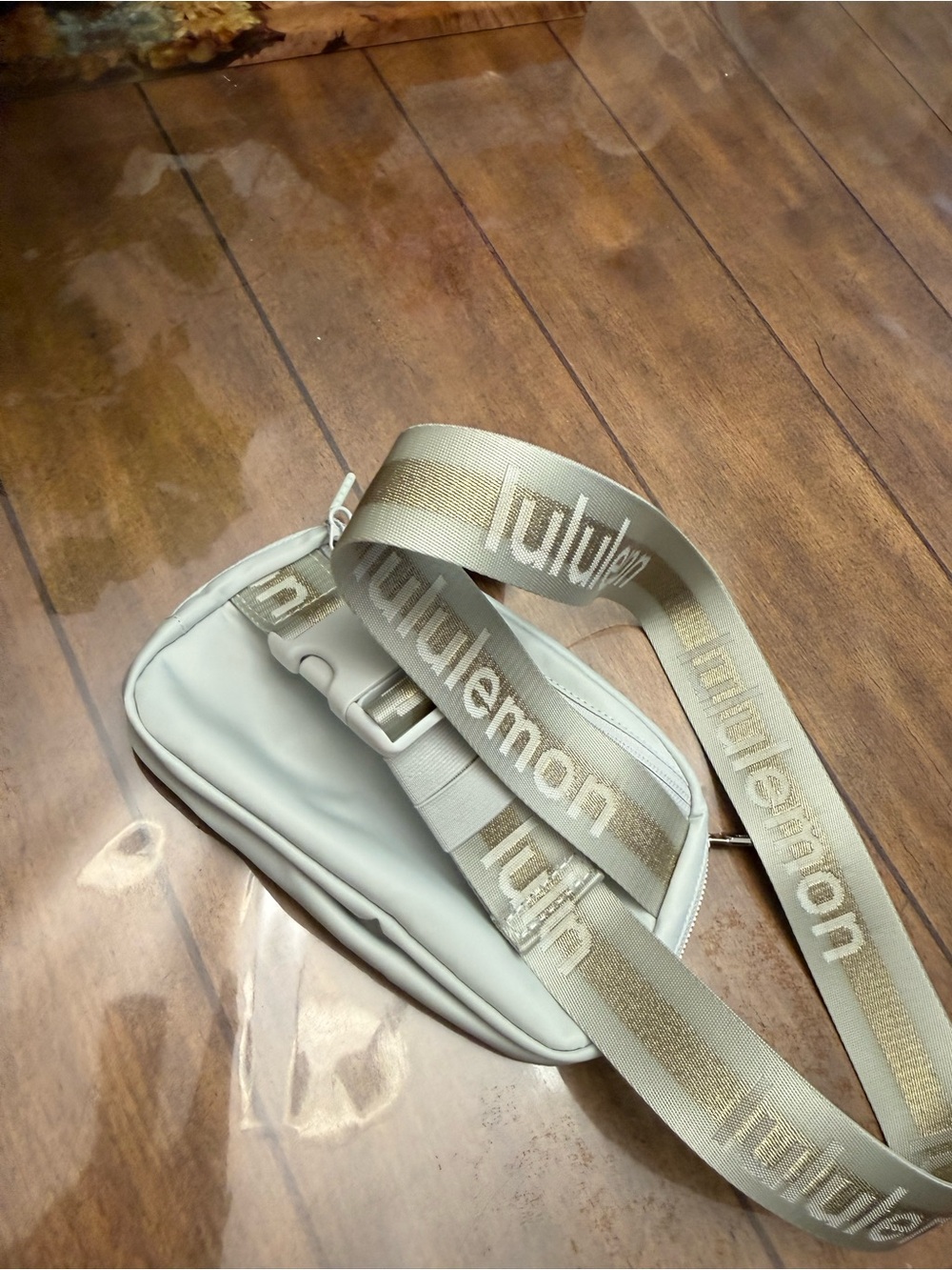 *NWT* Lululemon Athletica Word Mark Belt Bag - Picture 2 of 2